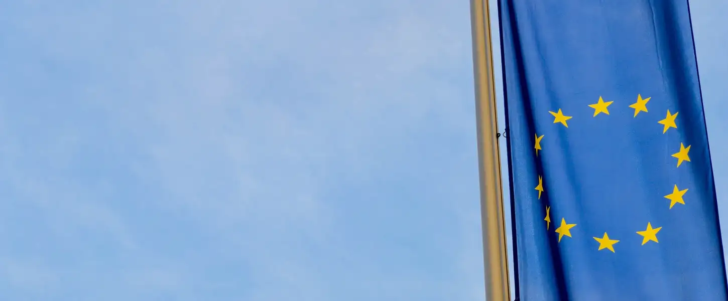 sky-europe-line-mast-flag-blue-1084714-pxhere.com_.jpg